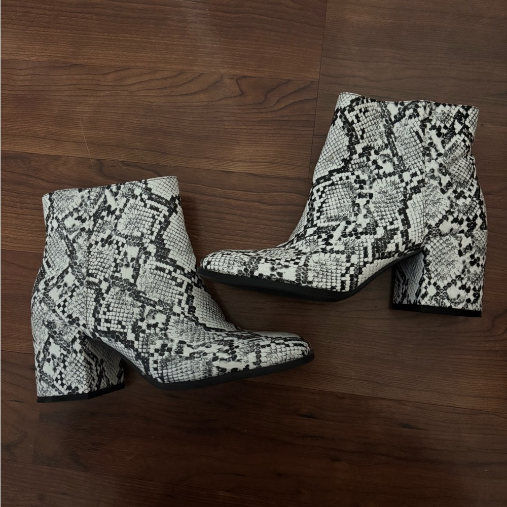 Snakeskin Patterned Ankle Boots